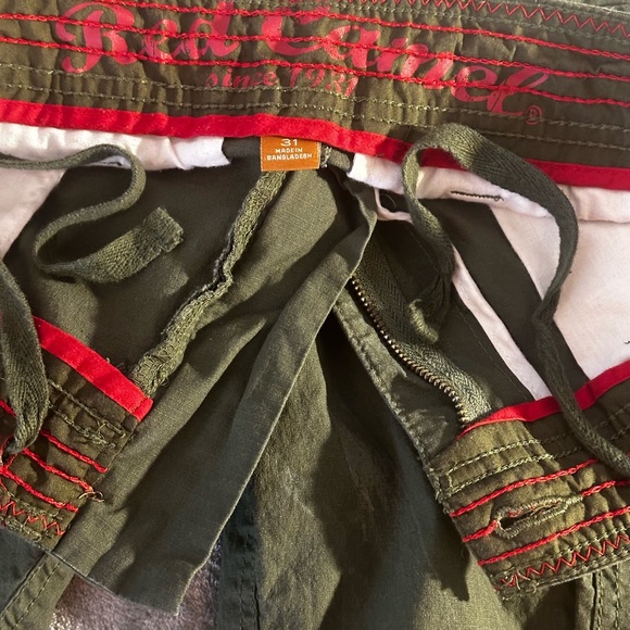 Red Camel cargo shorts size 31. Color dark green. Like New - Picture 4 of 5